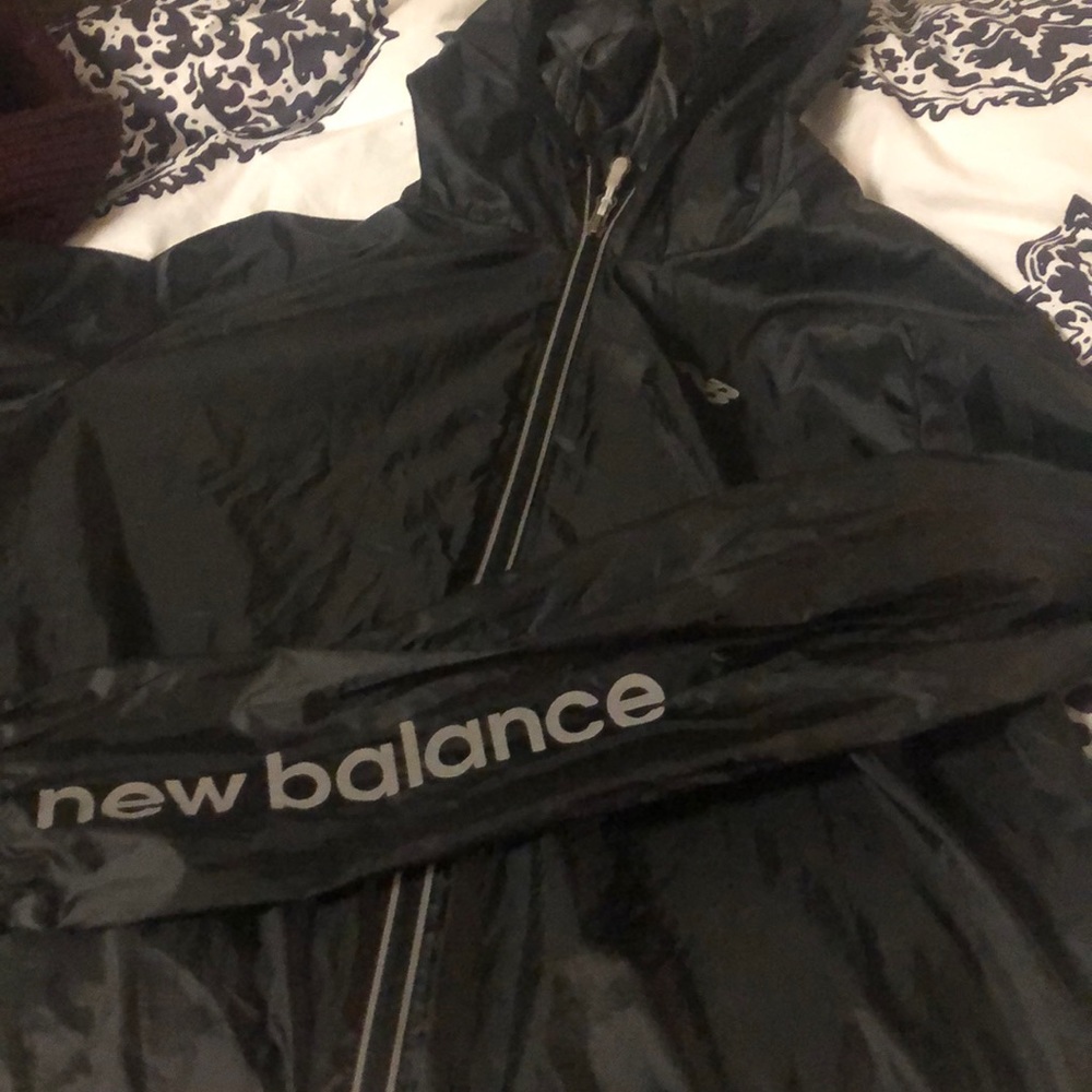 New Balance rain coat - Picture 2 of 3